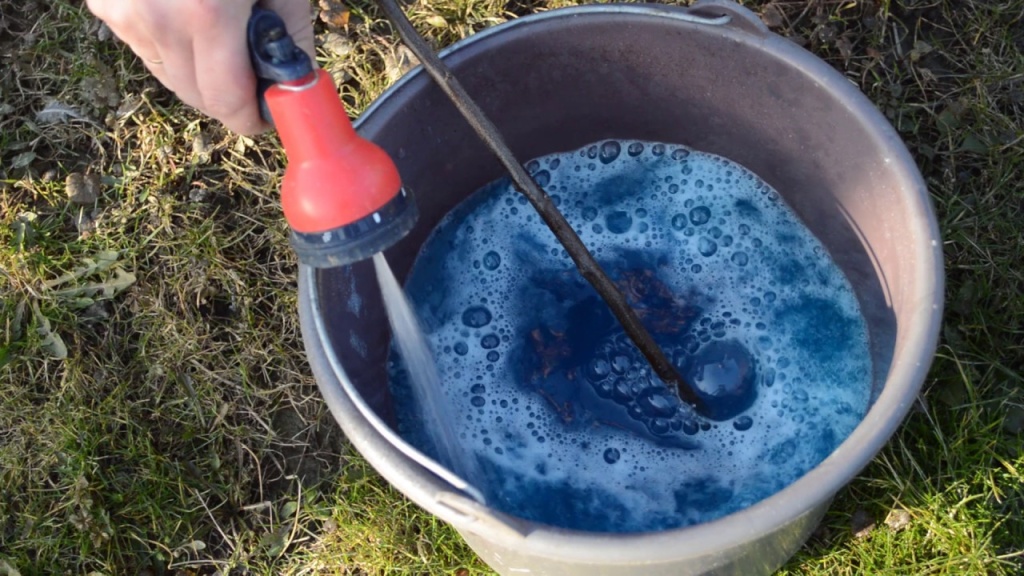 Как правильно приготовить рабочий раствор из нескольких препаратов для опрыскивания? Как правильно приготовить рабочий раствор из нескольких препаратов для опрыскивания?