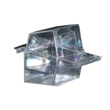 Кормушка закрытая в клетку 